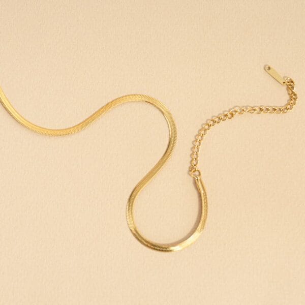 collier plat en acier couleur or
