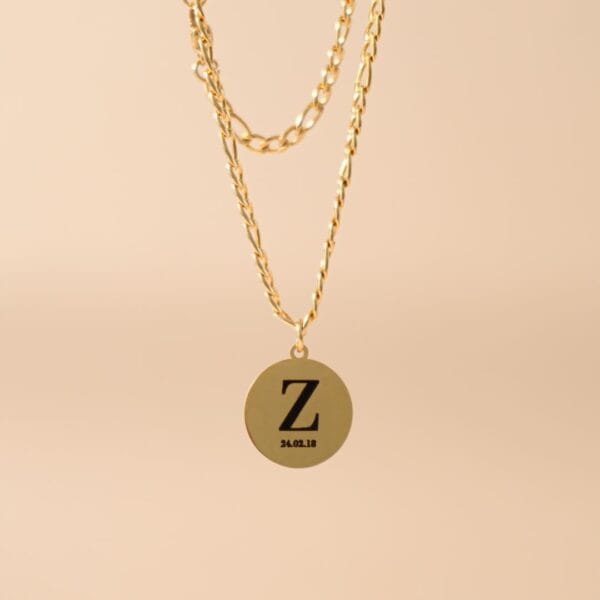Bijou personnalisé avec pendentif rond gravé