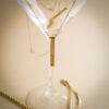 Collier avec barre, en acier, gravé en arabe avec un coeur, suspendu à un verre à pied
