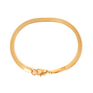 Bracelet plat doré sur fond blanc