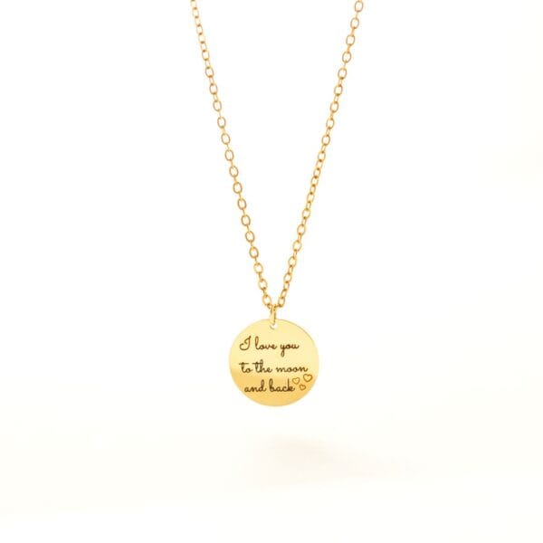 Bijou LIebe graver d'un texte d'amour "I love you to the moon and back" avec 3 petits coeurs supplémentaires