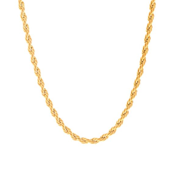 Collier doré torsadé sur fond blanc