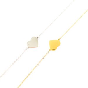 deux bracelet Asmoun vierge, présentant un coeur doré et un autre argenté posé face à face